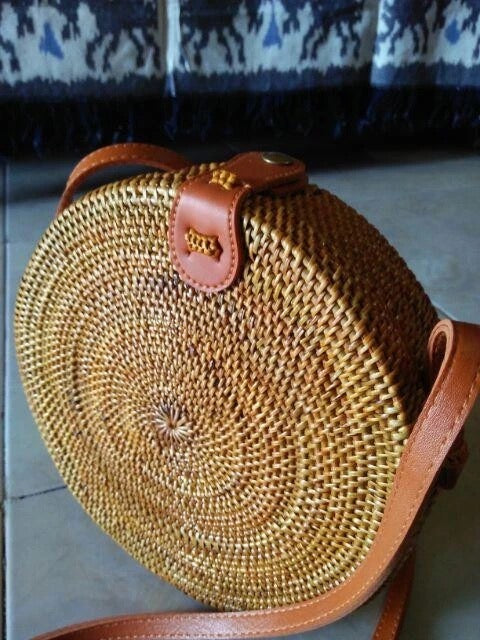 Circle Shape Handwoven  Rattan Bag,Rattan Hand Made Bag Circle Shape Stylish Women, Shoulder Bag for Beach And Daily Parties