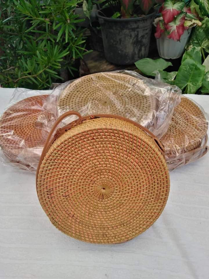 Circle Shape Handwoven  Rattan Bag,Rattan Hand Made Bag Circle Shape Stylish Women, Shoulder Bag for Beach And Daily Parties