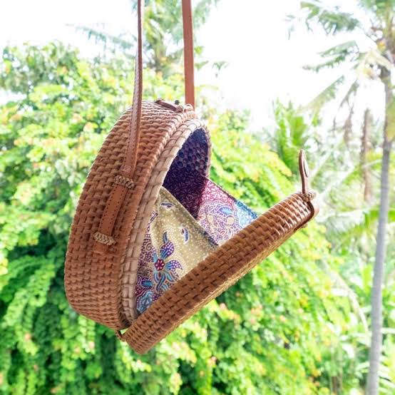 Circle Shape Handwoven  Rattan Bag,Rattan Hand Made Bag Circle Shape Stylish Women, Shoulder Bag for Beach And Daily Parties