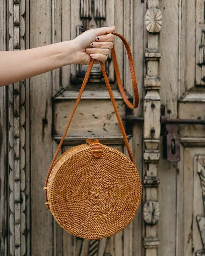Circle Shape Handwoven  Rattan Bag,Rattan Hand Made Bag Circle Shape Stylish Women, Shoulder Bag for Beach And Daily Parties