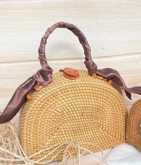 Half Circle Shape Handwoven  Rattan Bag,Rattan Hand Made Bag Circle Shape Stylish Women, Shoulder Bag for Beach And Daily Parties