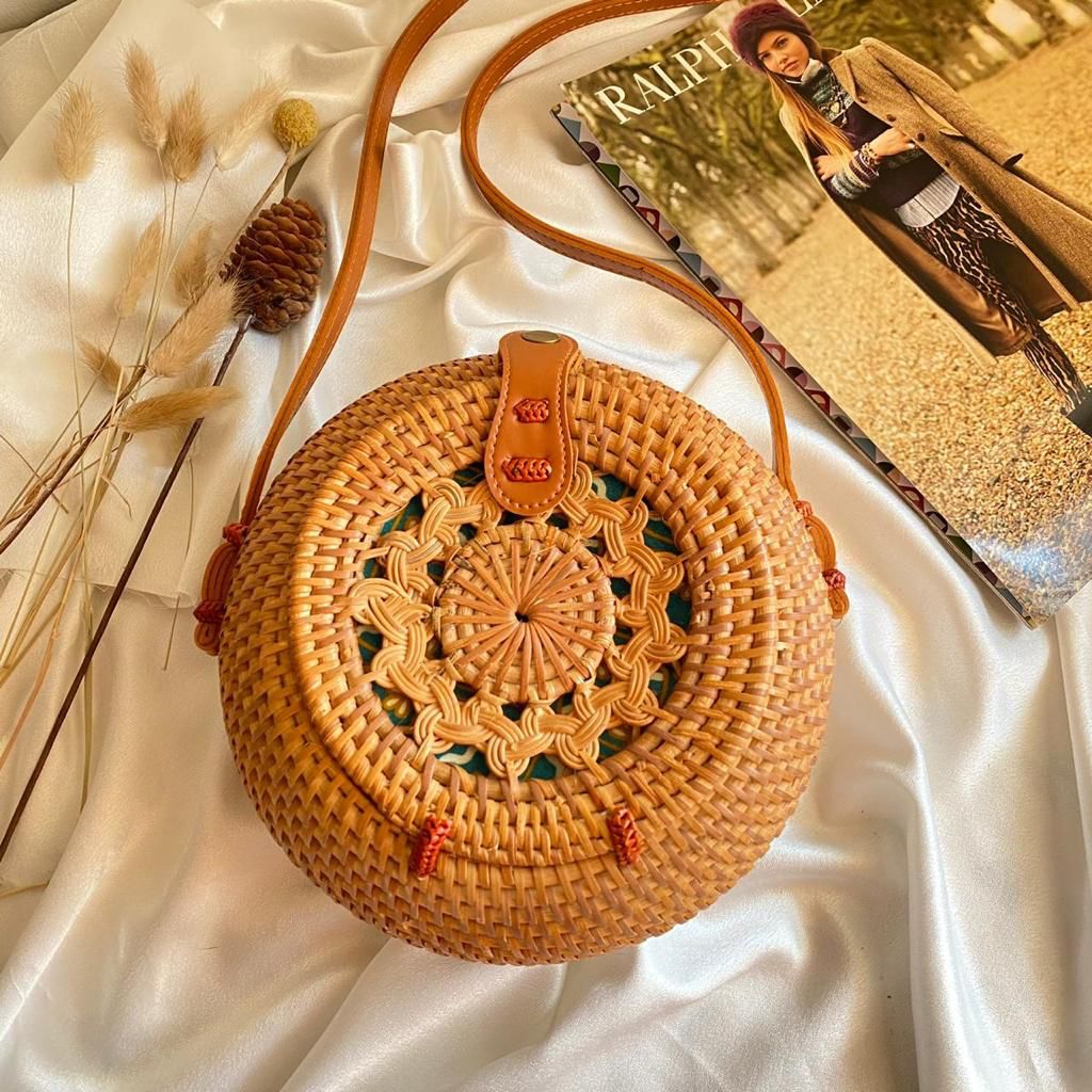 Circle Shape Handwoven  Rattan Bag,Rattan Hand Made Bag Circle Shape Stylish Women, Shoulder Bag for Beach And Daily Parties