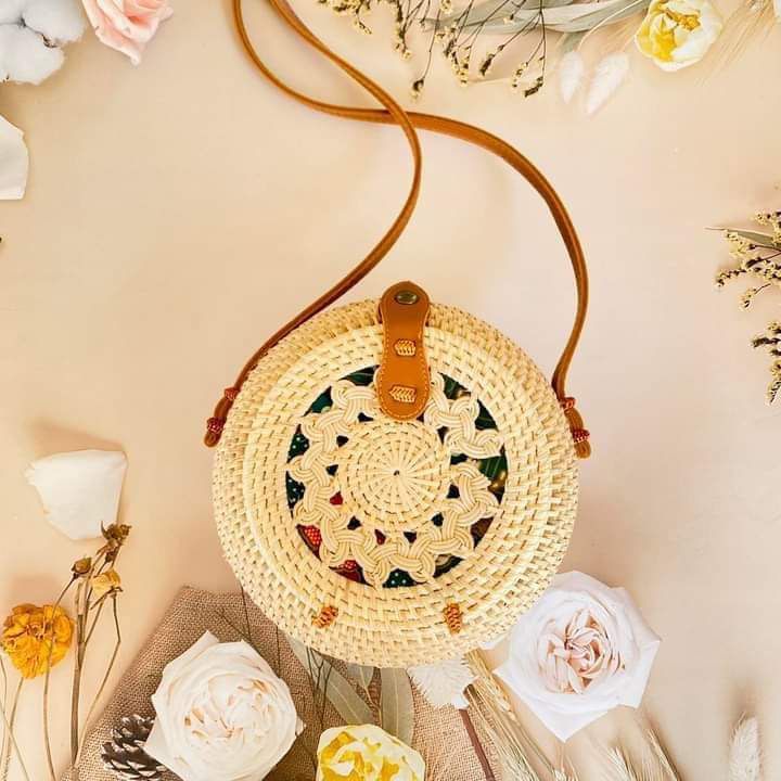 Circle Shape Handwoven  Rattan Bag,Rattan Hand Made Bag Circle Shape Stylish Women, Shoulder Bag for Beach And Daily Parties