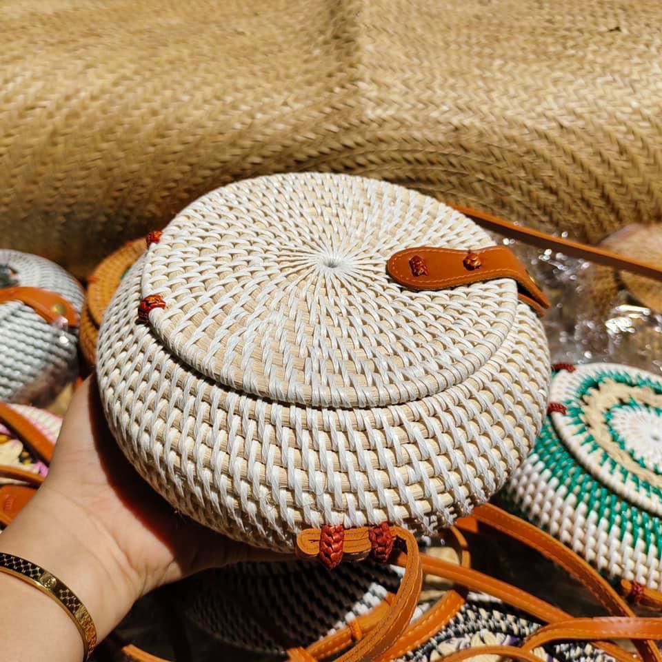Circle Shape Handwoven  Rattan Bag,Rattan Hand Made Bag Circle Shape Stylish Women, Shoulder Bag for Beach And Daily Parties