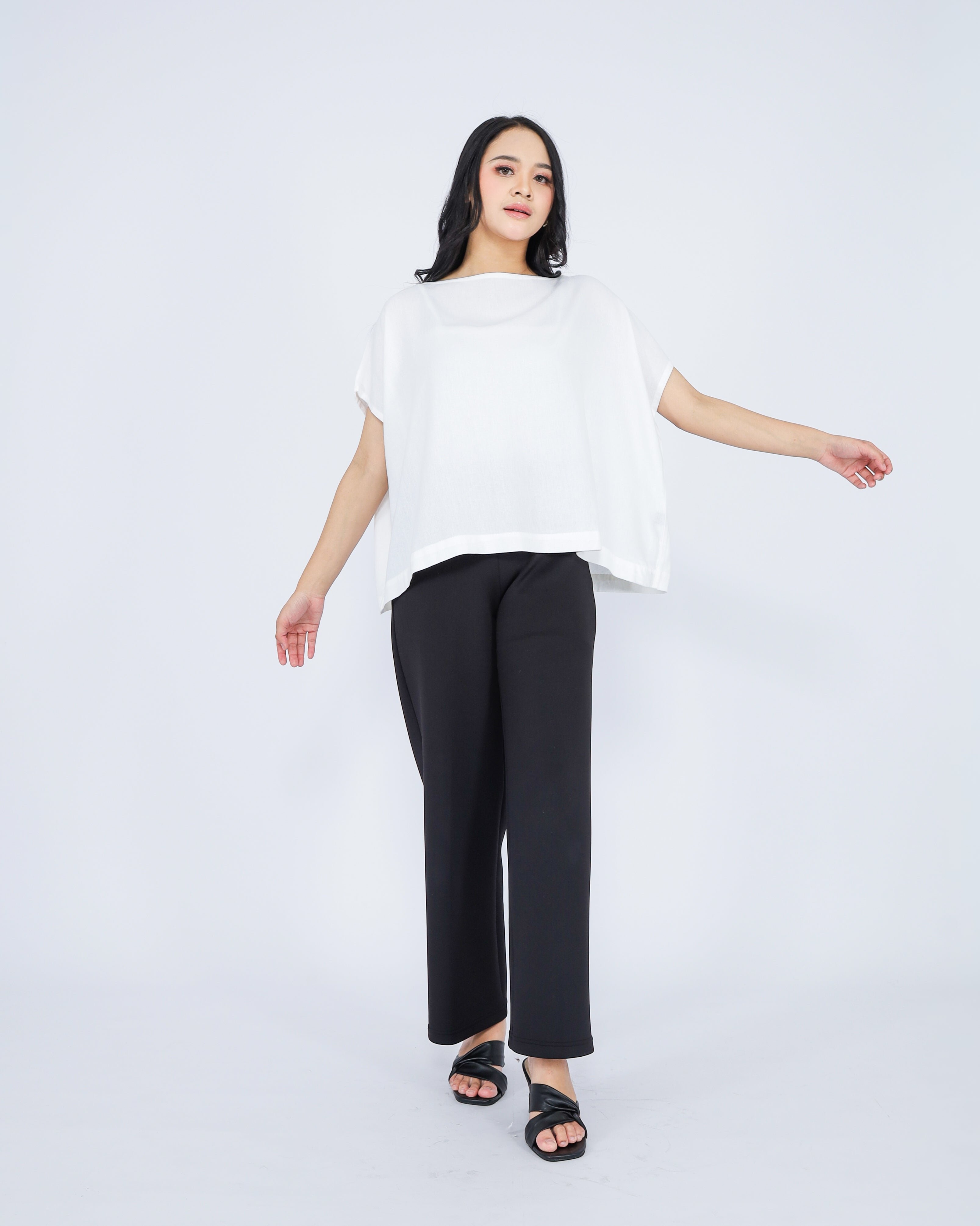 Beata Linen Blend Top