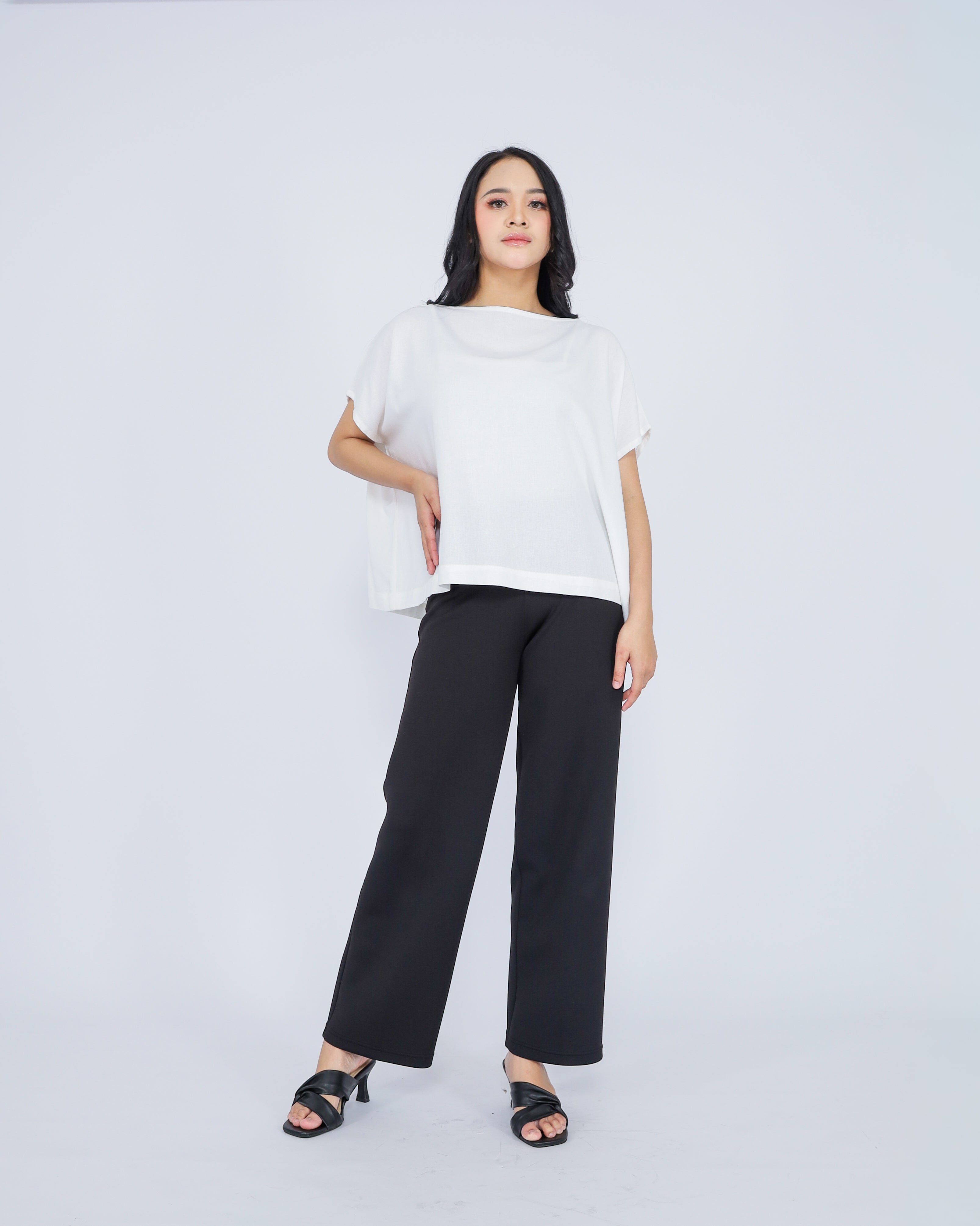 Beata Linen Blend Top