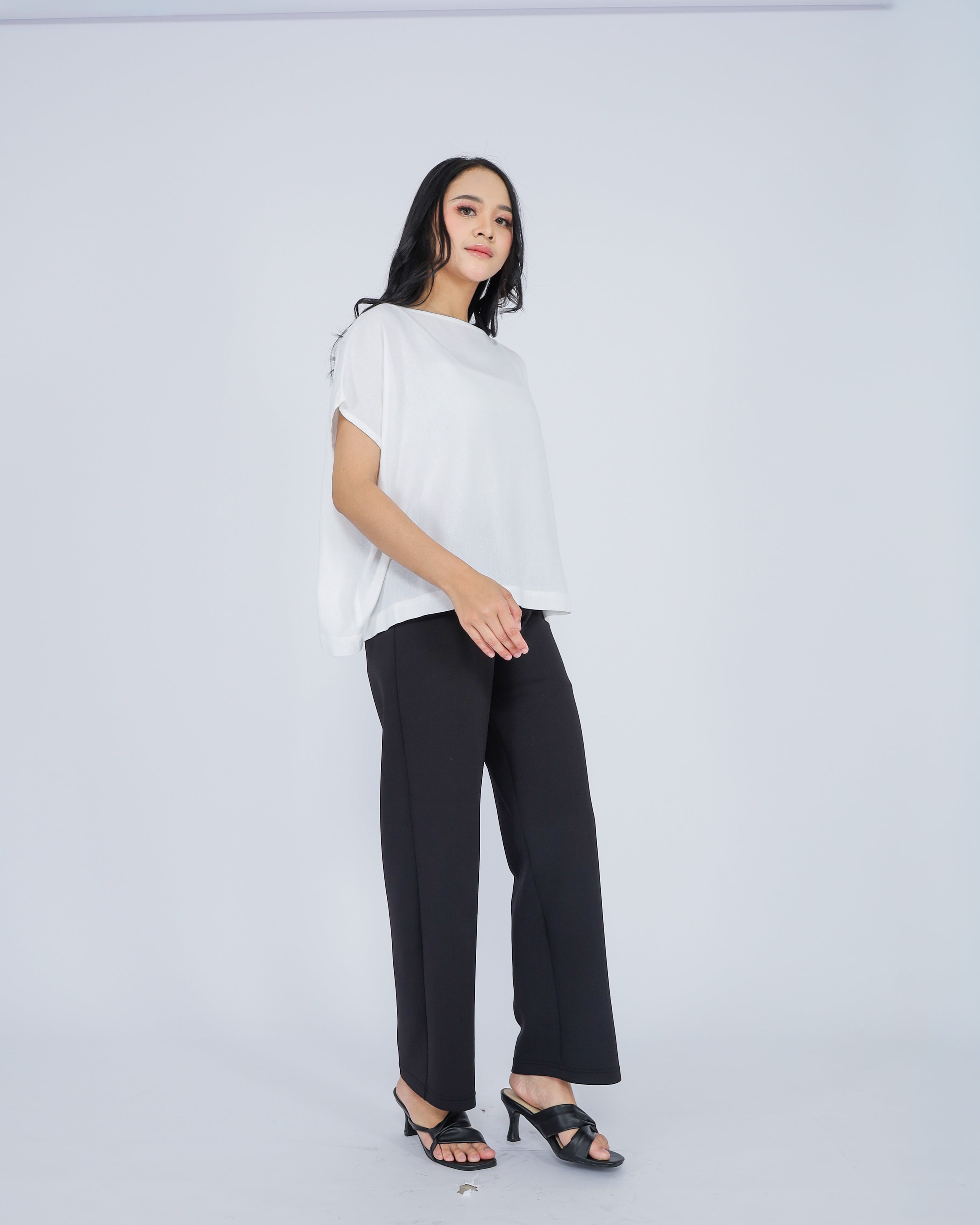 Beata Linen Blend Top