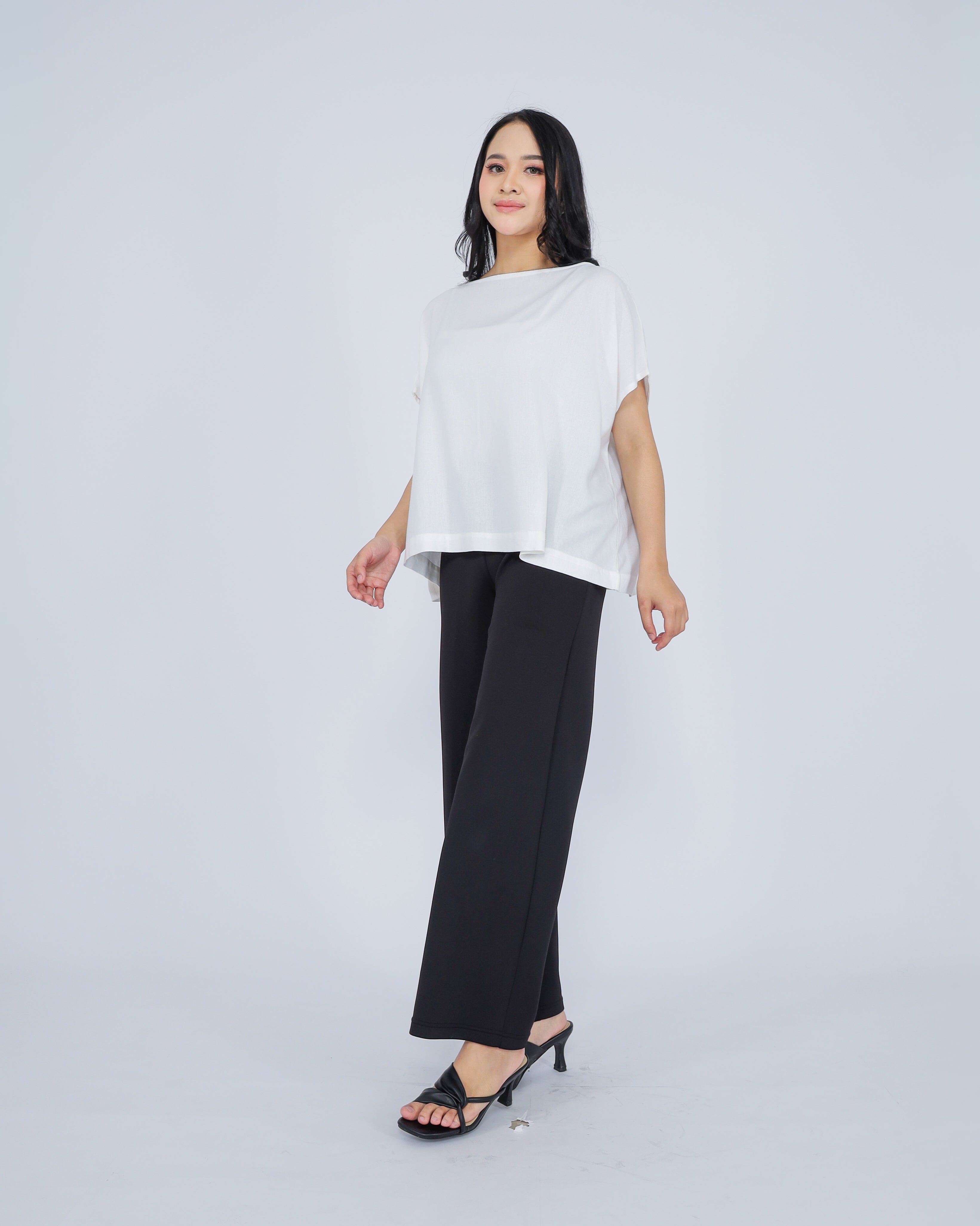 Beata Linen Blend Top