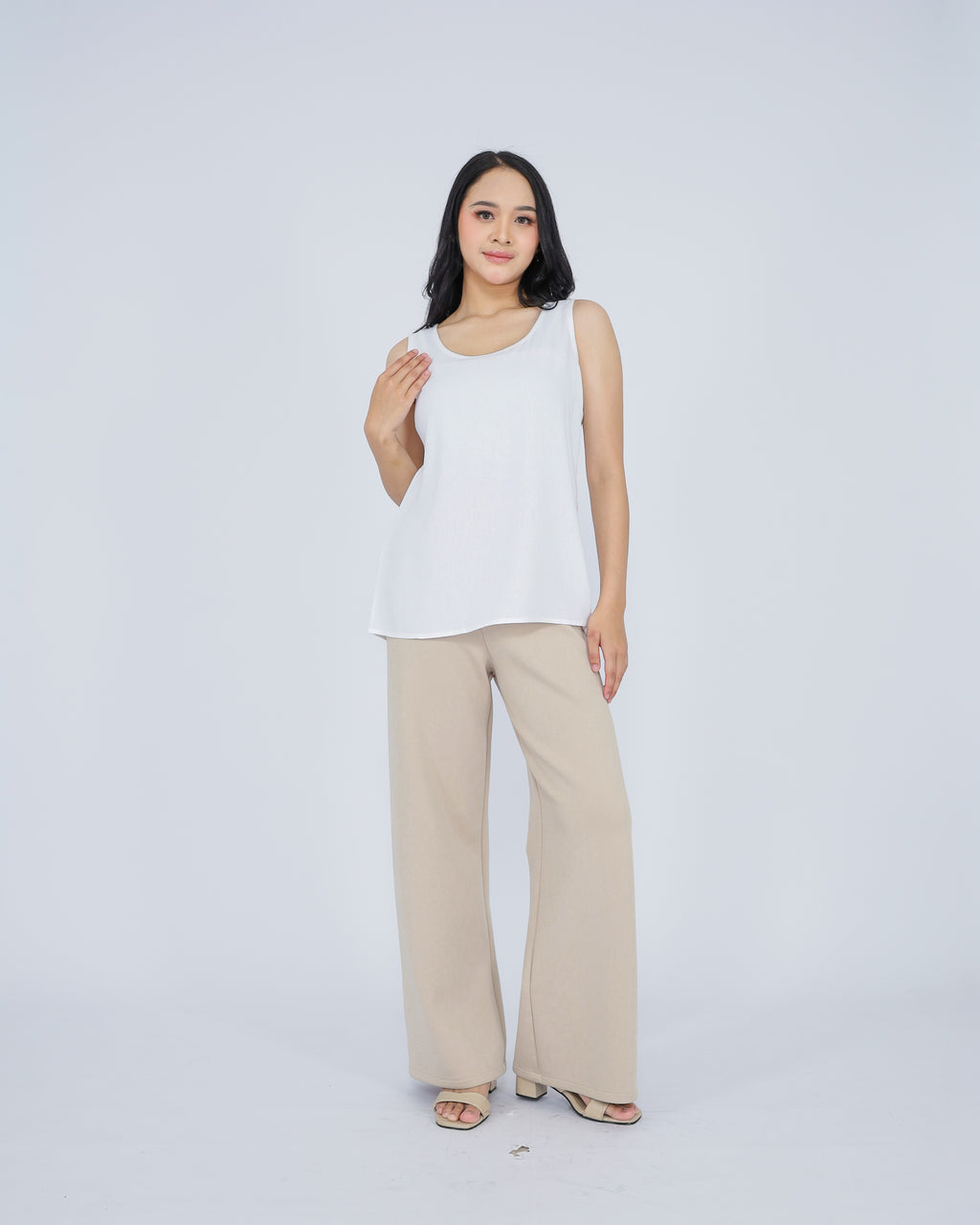 Amori Linen Blend Top