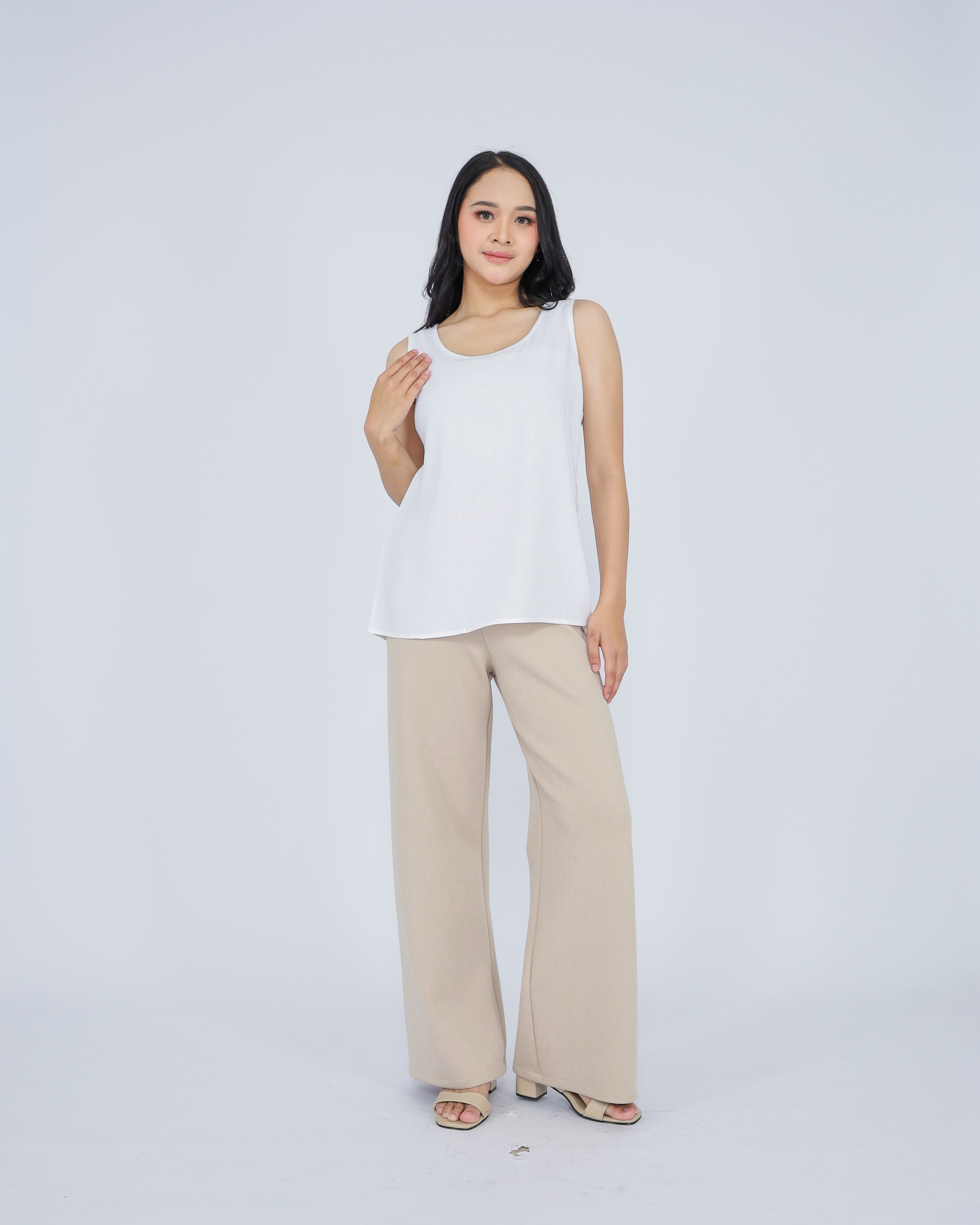 Amori Linen Blend Top