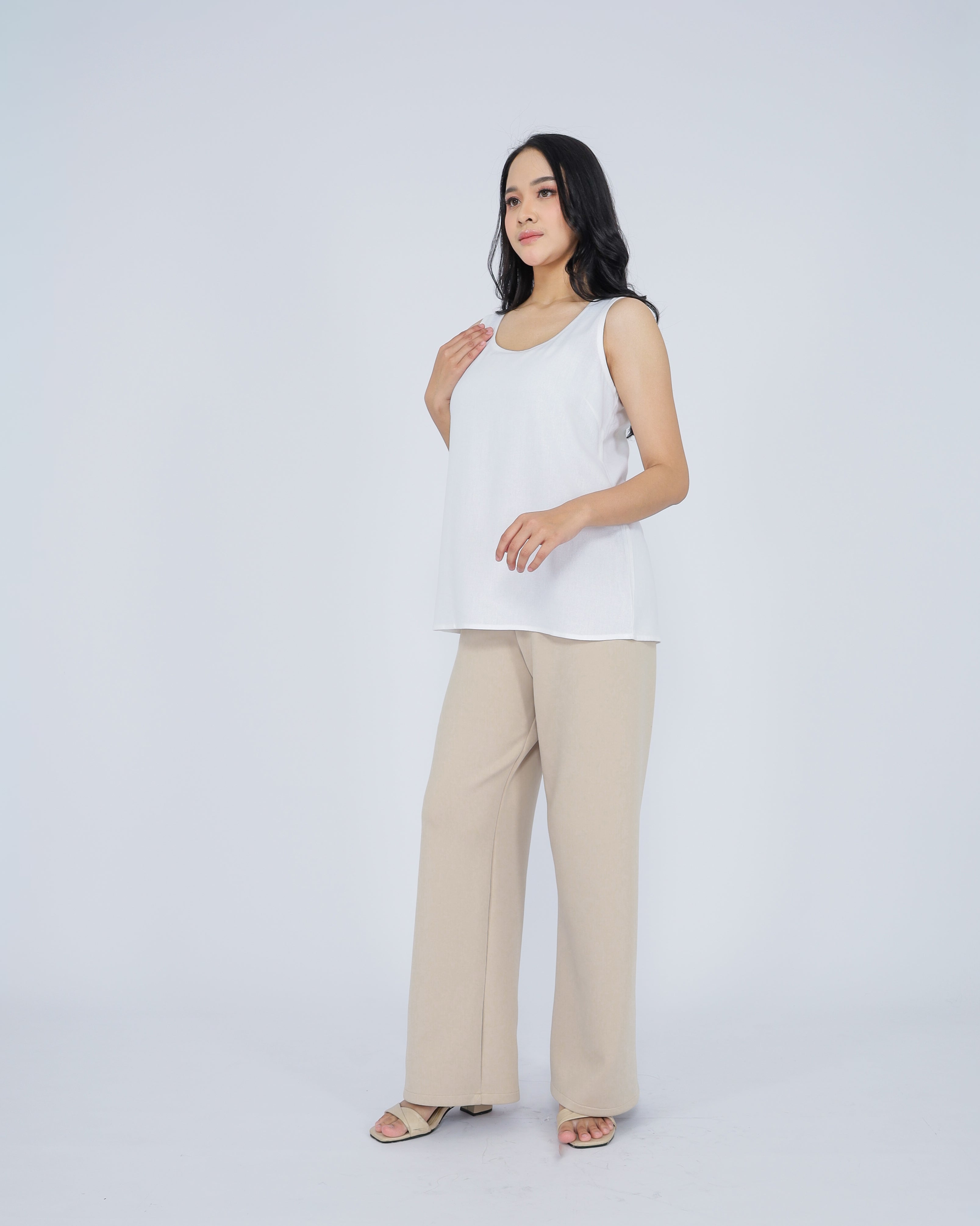 Amori Linen Blend Top
