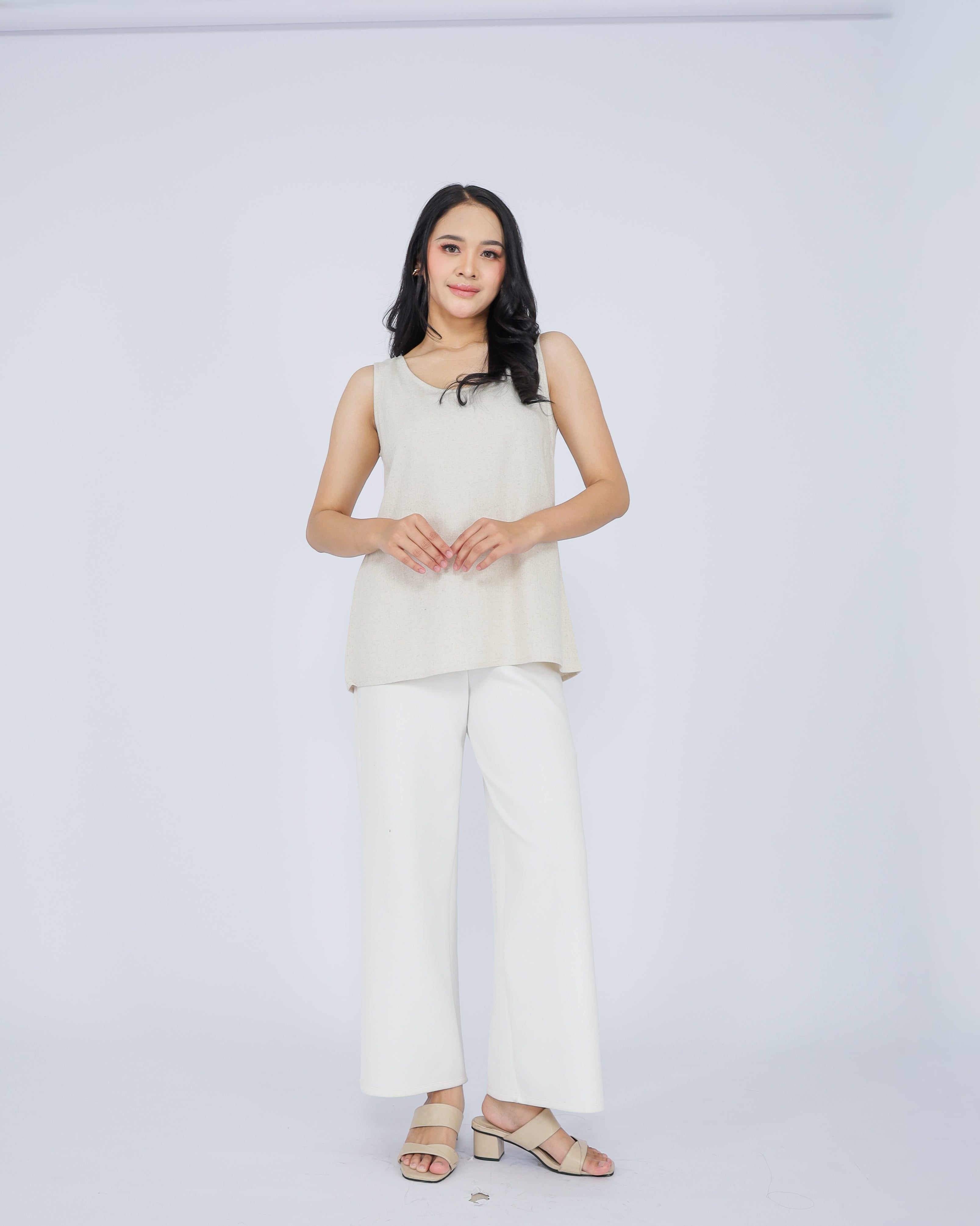 Amori Linen Blend Top