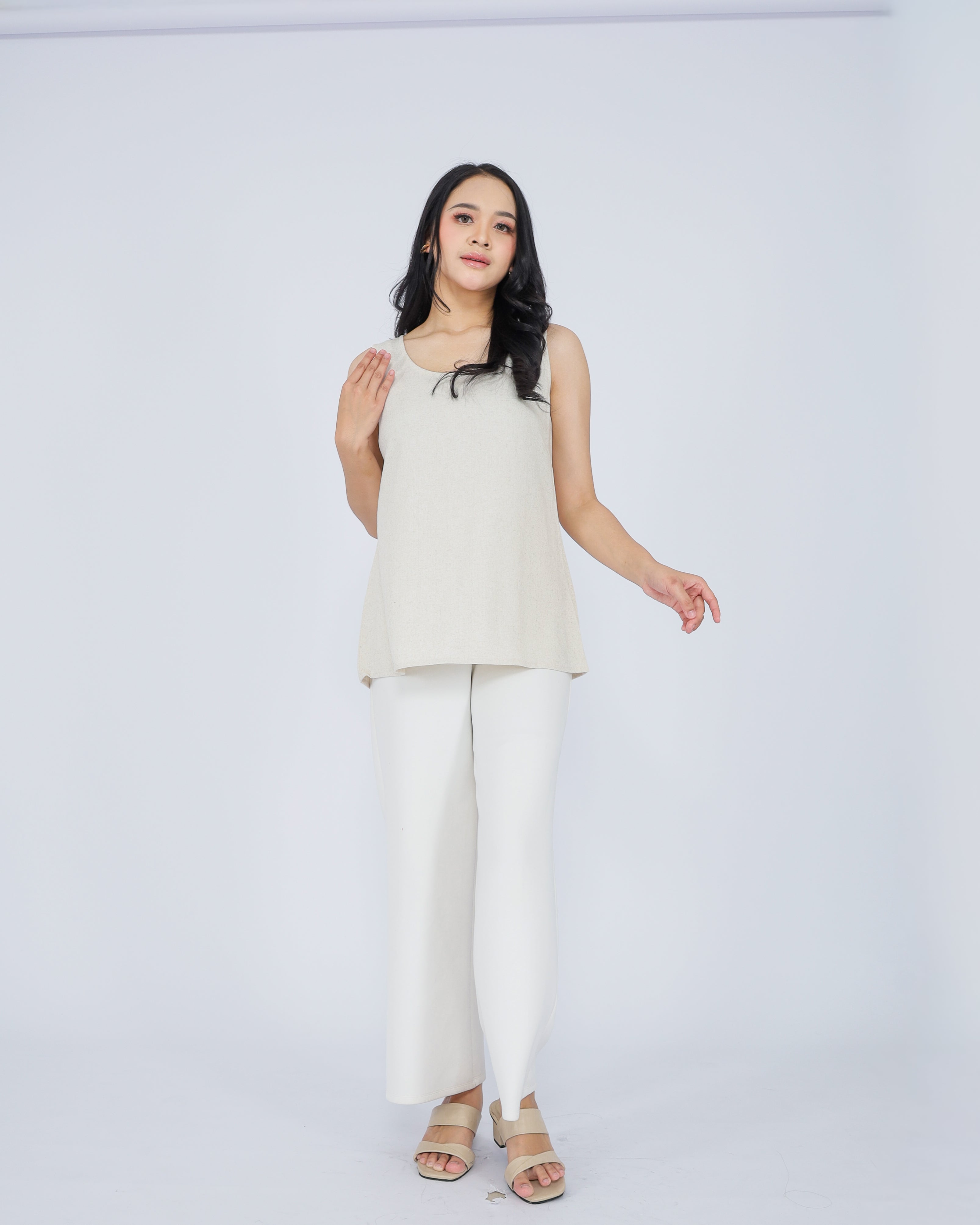 Amori Linen Blend Top