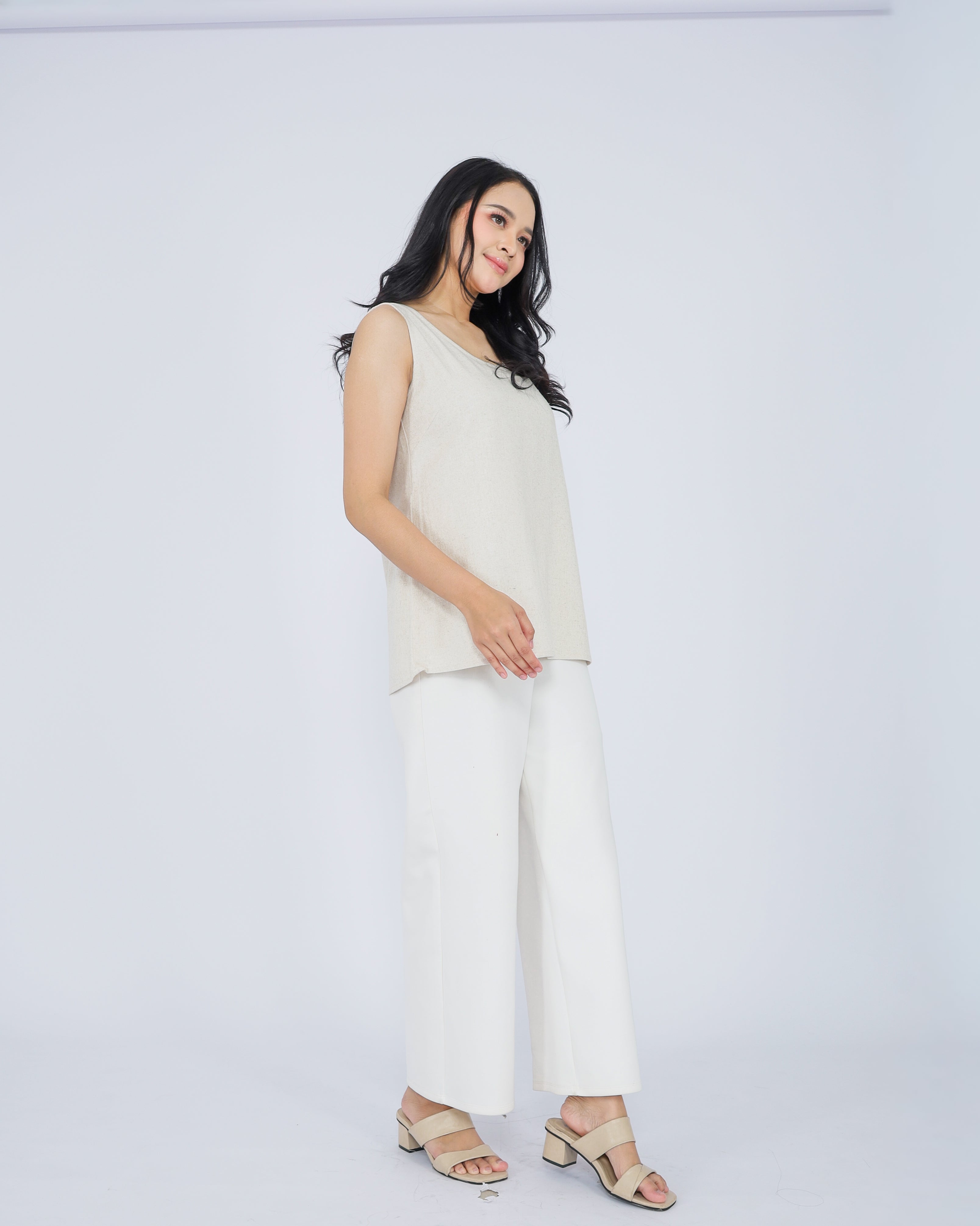 Amori Linen Blend Top