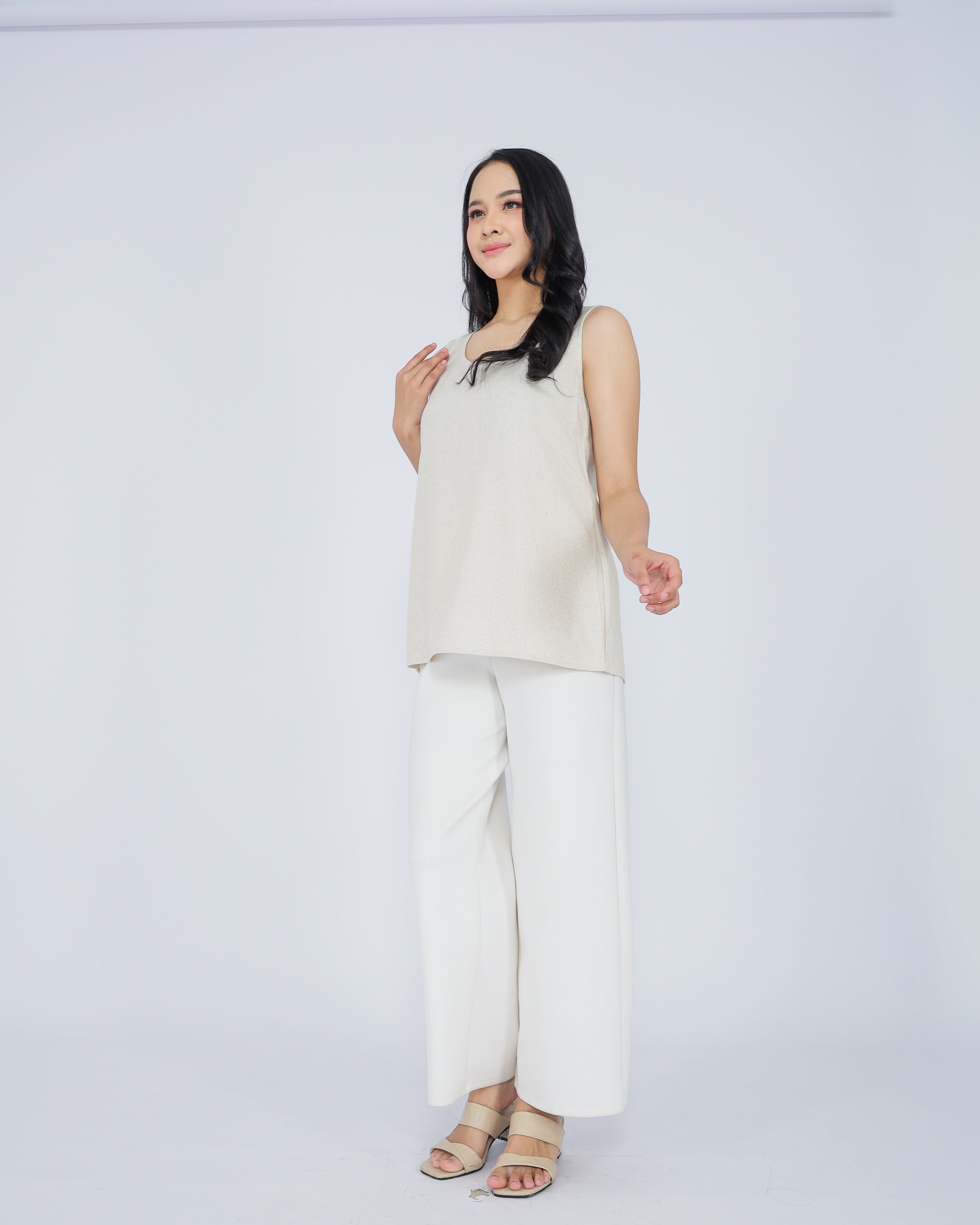 Amori Linen Blend Top
