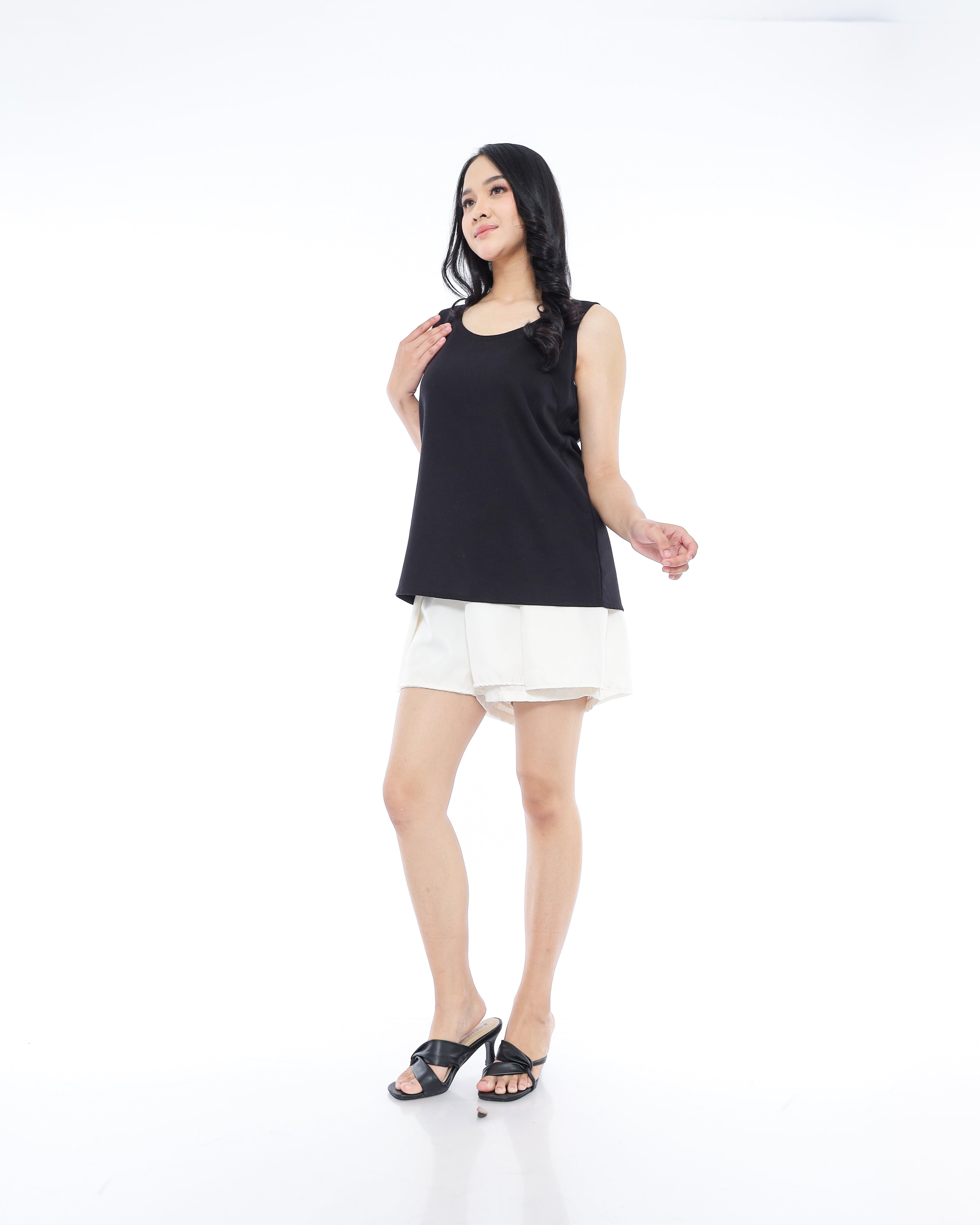 Amori Linen Blend Top