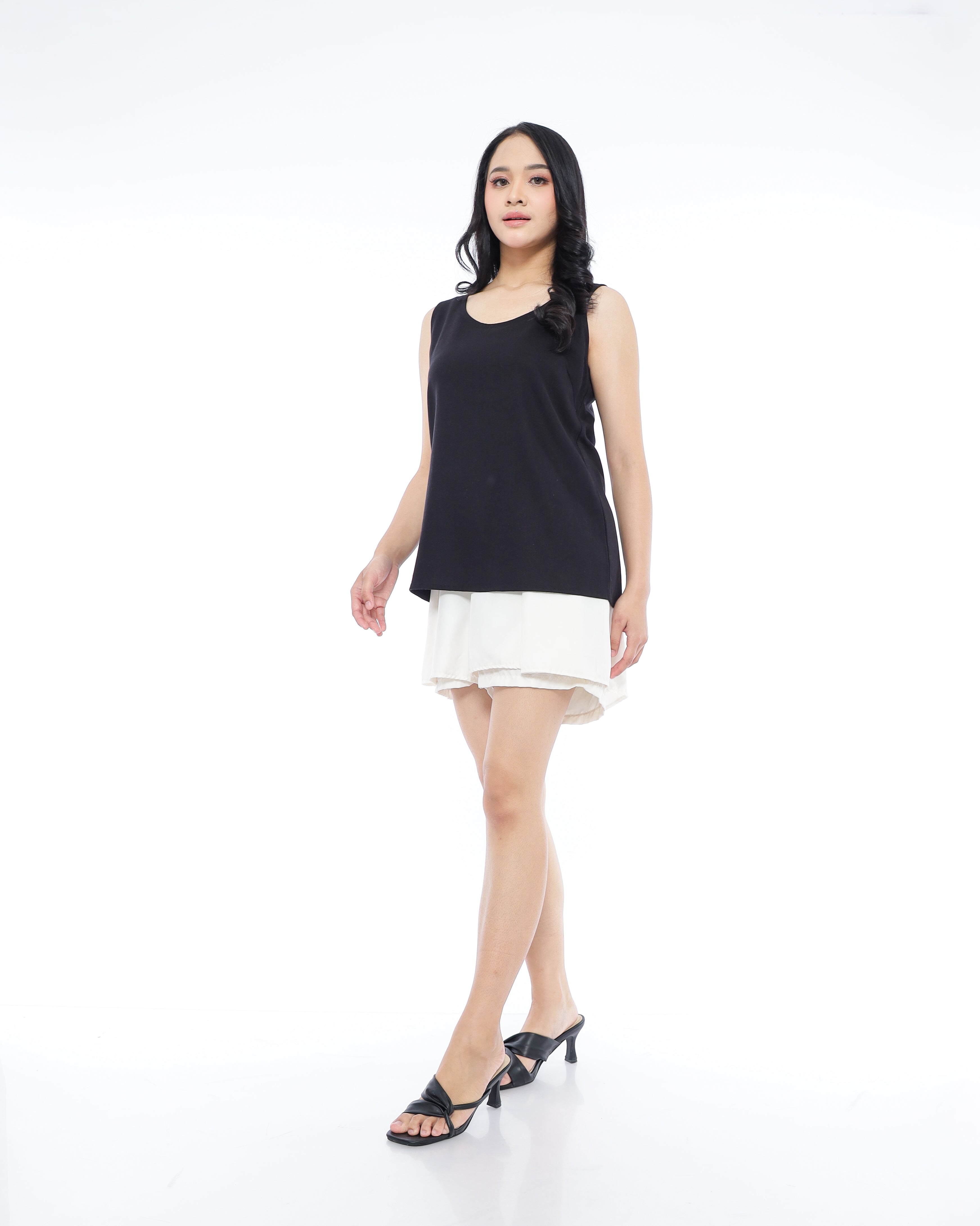 Amori Linen Blend Top